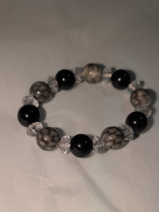 Jewelry - ❤️‍🔥10/$10❤️‍🔥 Black and Gray Faux Beaded Stretchy Bracelet